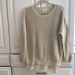 Light weight sweater with lace detailing on bottom